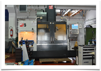 HAAS VF-5 Haas Automation's VF-5 vertical machining centre 1270 x 660 x 635 mm